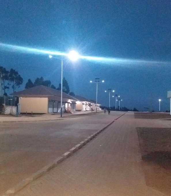 廉江市非洲科特迪瓦太阳能路灯工程